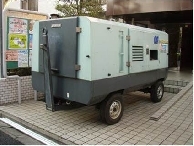 ①コンプレッサー設置